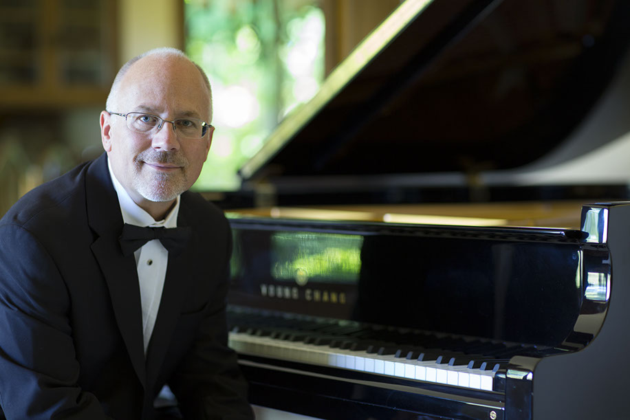 Kurt Cowling at the piano